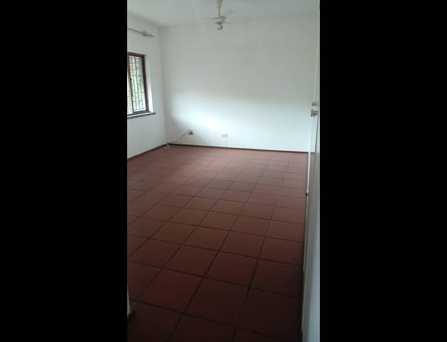 2 BEDROOM APARTMENT TO LET IN ESSENWOOD